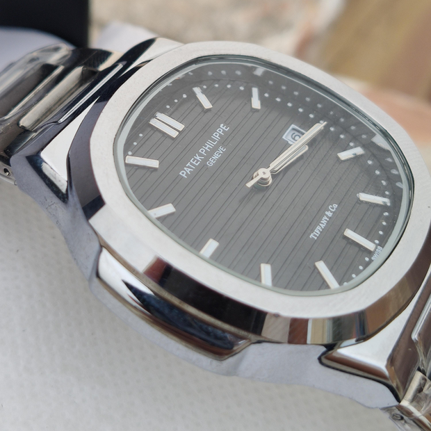 Patek Philippe Nautilus Elegant Men’s Watch