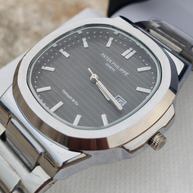 Patek Philippe Nautilus Elegant Men’s Watch