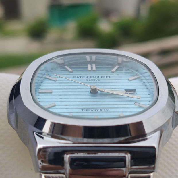 Patek Philippe Nautilus Elegant Men’s Watch
